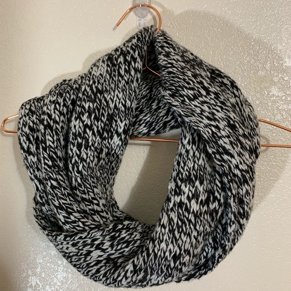 J. Crew Accessories - J. Crew | Black & White Wool Blend Knit Scarf J. Crew Accessories - J. Crew | Black & White Wool Blend Knit Scarf